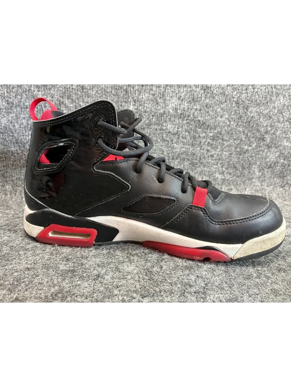 Nike DM1685-006 Air Jordan 6 Retro Black/Red Basketball Shoes Size 7Y Womens 8.5